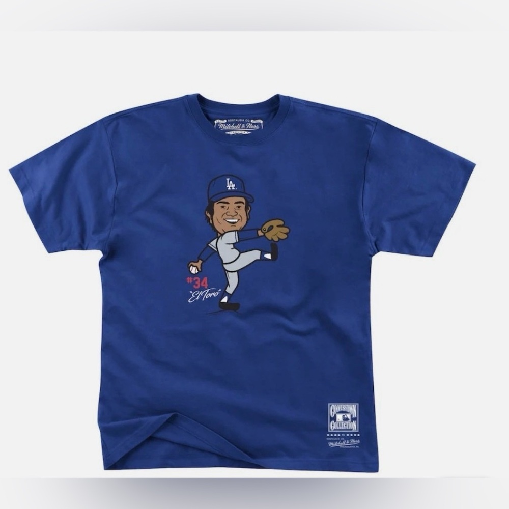 Mitchell & Ness Unisex
Fernando Valenzuela Los Angeles Dodgers Vintage T-Shirt
